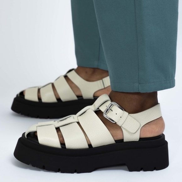 E8 by MIISTA | Kornelia Pebbled Leather Caged Platform Sandals - Picture 6 of 15